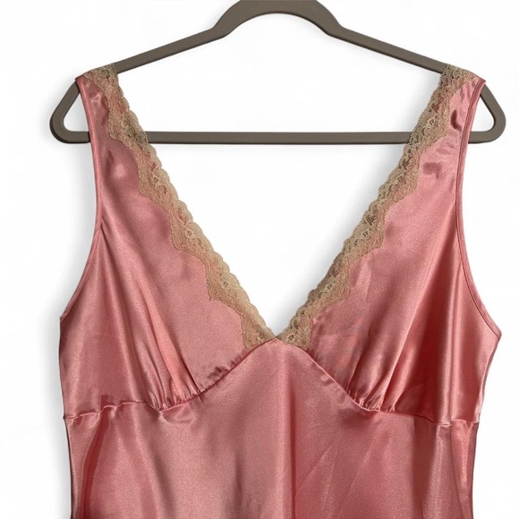 Vintage Victoria's Secret Pink Satin Chemise with Lace XL - Picture 3 of 6
